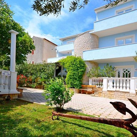 Apartments Milan Rakalj Екстер'єр фото